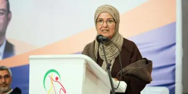 فاطمة وشاي ترد على منتقدي رفضها التعليق على الخطاب الملكي